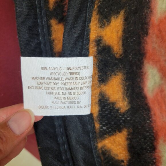 Yellowstone National Park wildlife throw blanket - Picture 3 of 5